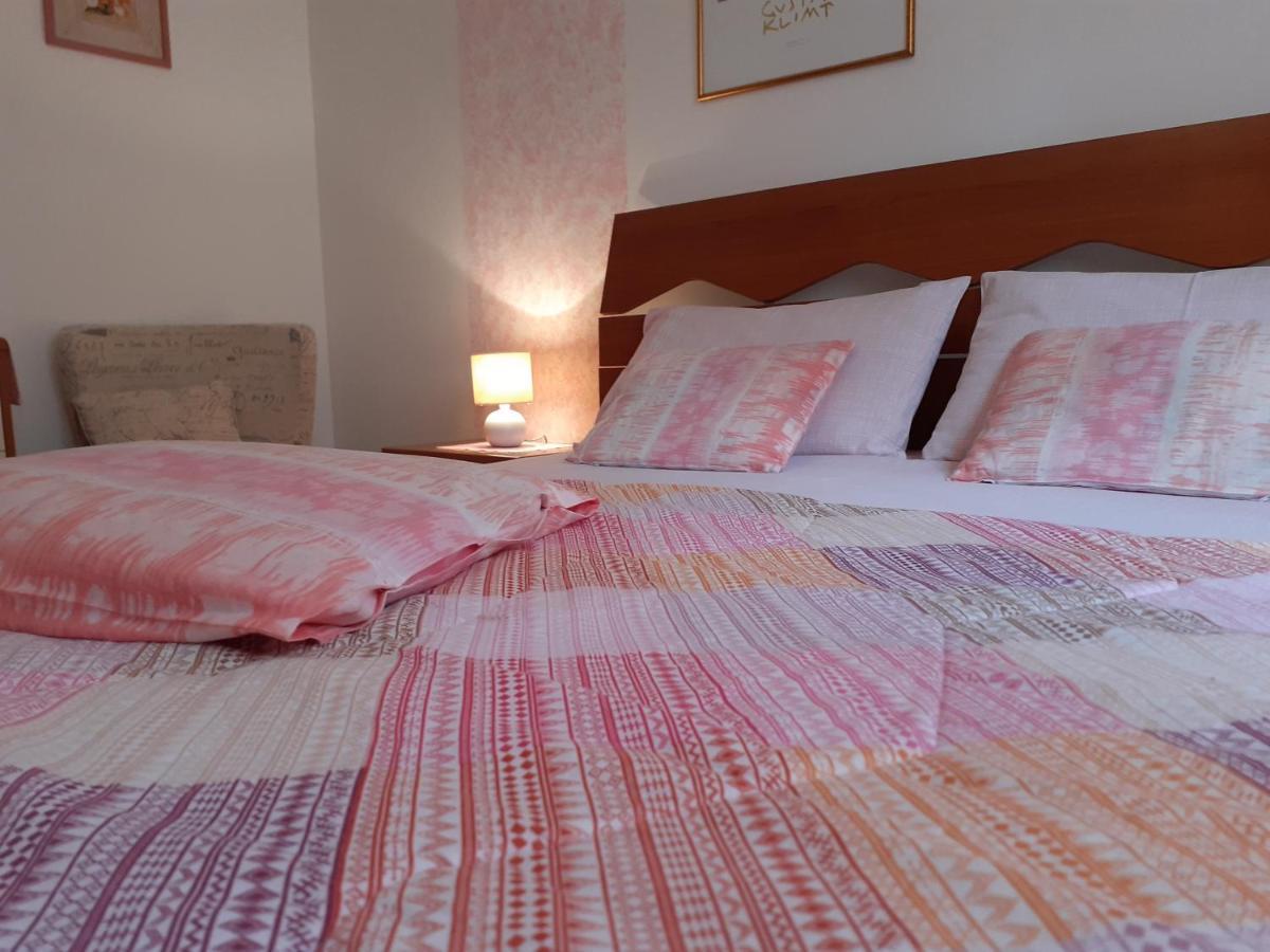 Saglia Apartments Малчезине Екстериор снимка